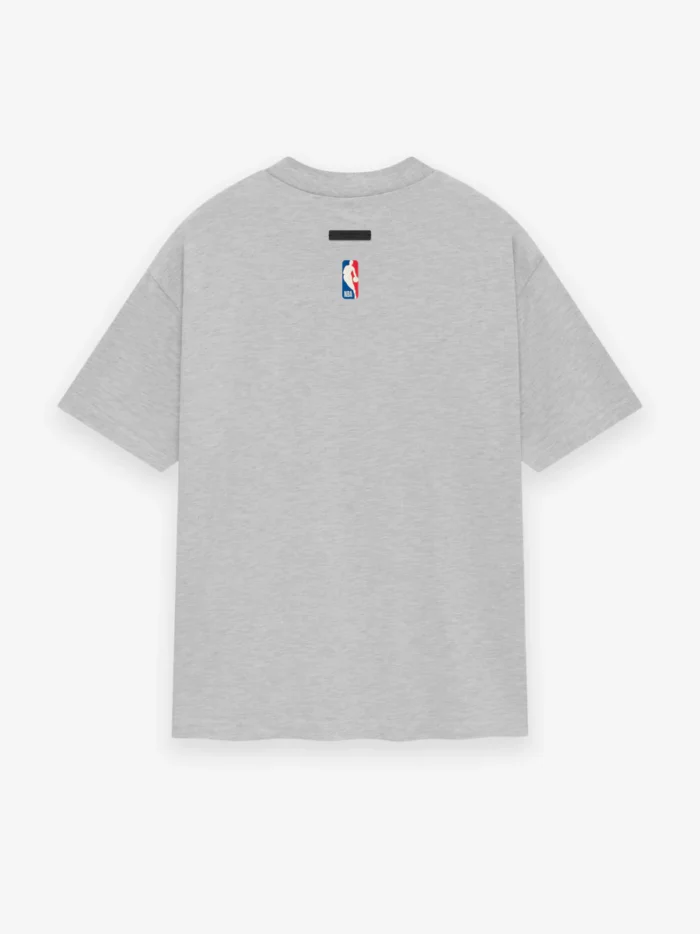 125AL244301 KNICKS ESSENTIALS TEE LIGHT HEATHER 2 900x 1